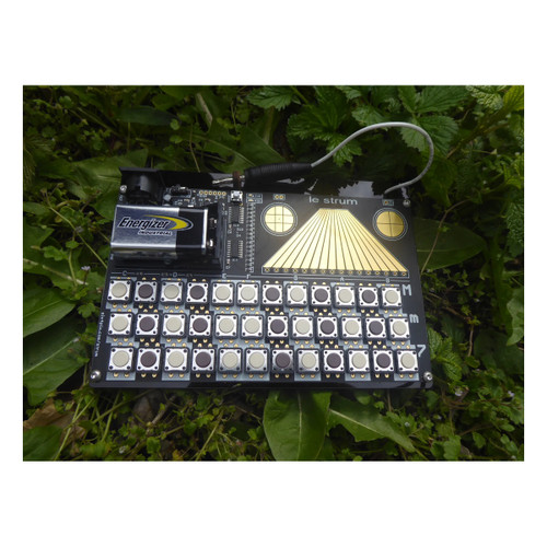 Sixty Four Pixels Le Grand Strum Strummed Chord Desktop MIDI Controller